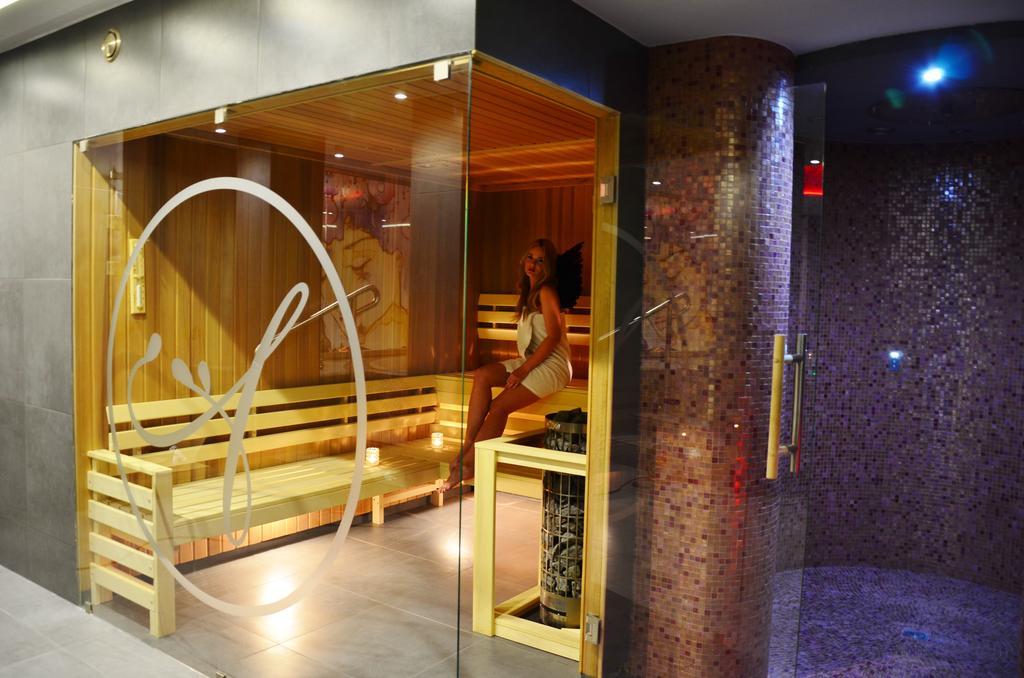 Hotel Azalia & Spa ニエポウォミツェ エクステリア 写真