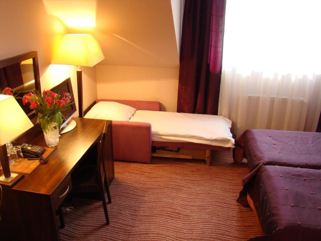 Hotel Azalia & Spa ニエポウォミツェ 部屋 写真