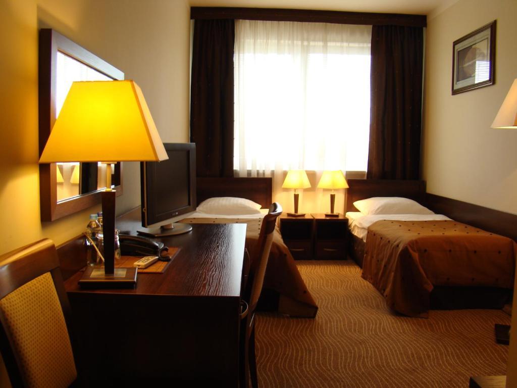 Hotel Azalia & Spa ニエポウォミツェ 部屋 写真